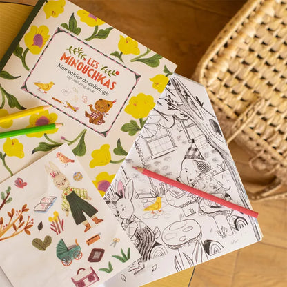 Cahier de coloriage "Les Minouchkas" Moulin Roty - Maison Continuum